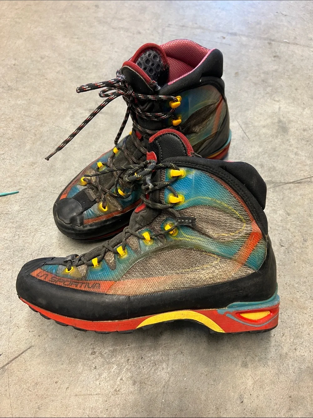 Men's Multicolor Hiking Boots - Yellow & Red Accents size US 11 EUR 44 1/2